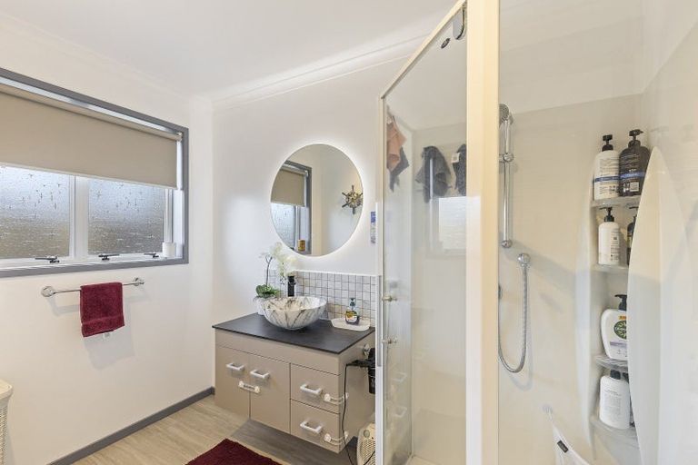 Photo of property in 27 Glamis Avenue, Bell Block, New Plymouth, 4312