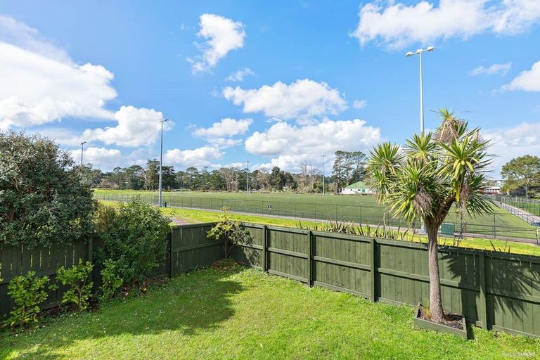 Photo of property in 106 Seymour Road, Sunnyvale, Auckland, 0612