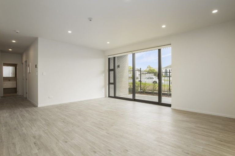 Photo of property in 103/165 Lake Road, Northcote, Auckland, 0627