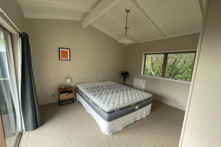 Photo of property in 50a Sunnyside Road, Sunnyvale, Auckland, 0612