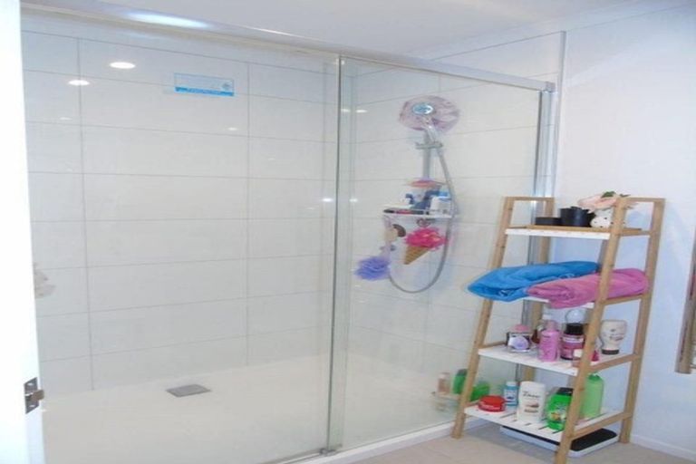 Photo of property in 19/9u Surrey Street, Tawa, Wellington, 5028