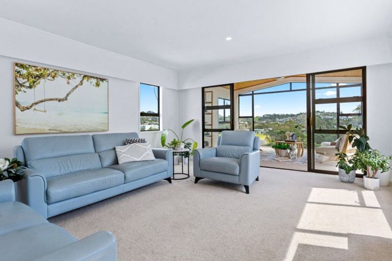 Photo of property in 10 Ardern Avenue, Stanmore Bay, Whangaparaoa, 0932