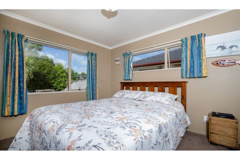 Photo of property in 114f Colwill Road, Massey, Auckland, 0614
