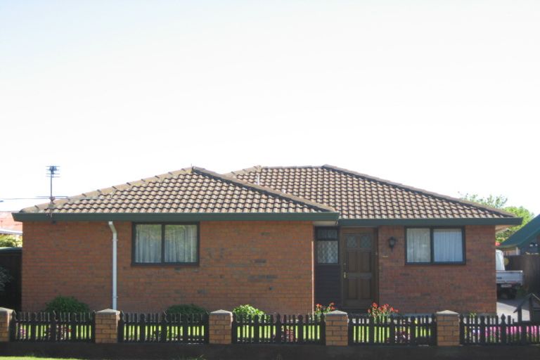 Photo of property in 3 Winters Road, Redwood, Christchurch, 8051
