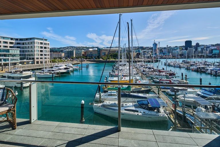 Photo of property in Clyde Quay Wharf, 2b/6 Clyde Quay Wharf, Te Aro, Wellington, 6011