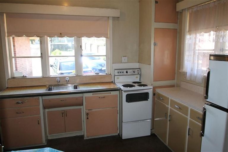 Photo of property in 264 Great North Road, Henderson, Auckland, 0612