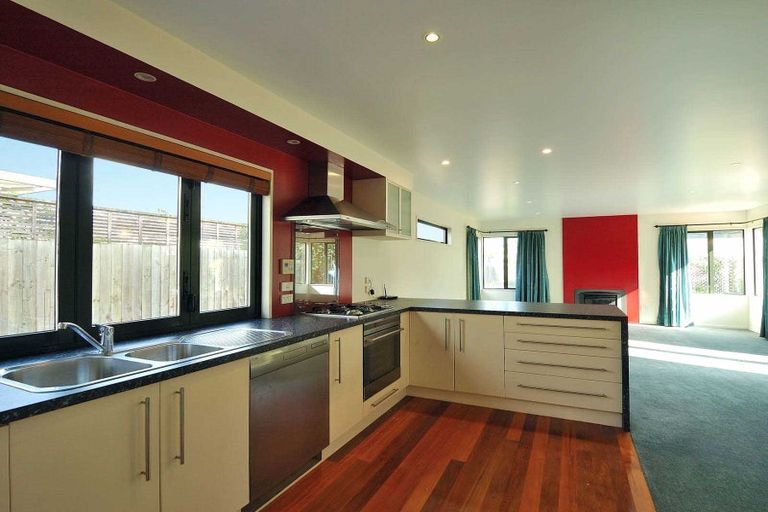 Photo of property in 114 Innes Road, St Albans, Christchurch, 8052