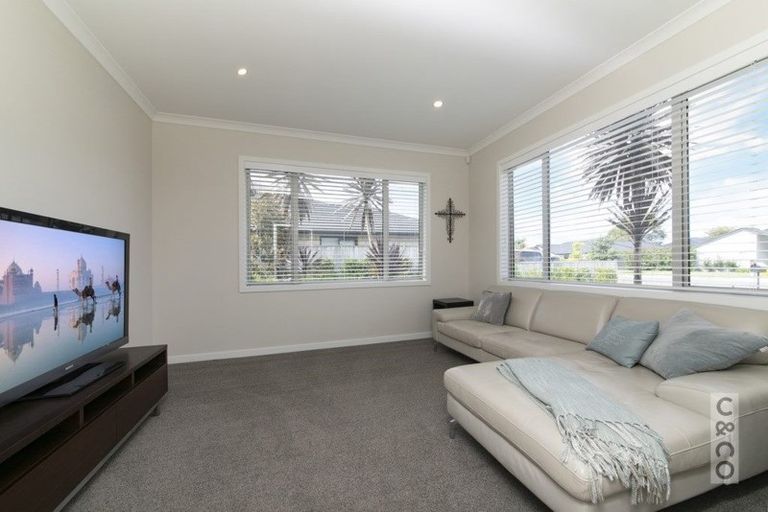 Photo of property in 12 Pohutukawa Parade, Riverhead, 0820