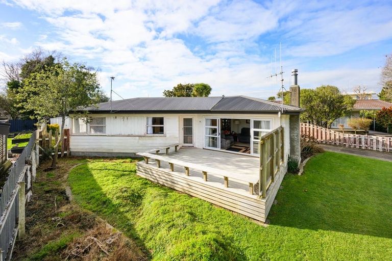 Photo of property in 33 Apollo Parade, Milson, Palmerston North, 4414