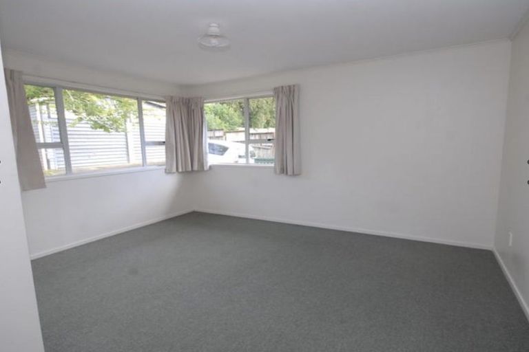 Photo of property in 13 Tahu Crescent, Sunnynook, Auckland, 0620