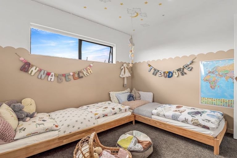 Photo of property in 1 Nga Waka Place, Mangere, Auckland, 2022