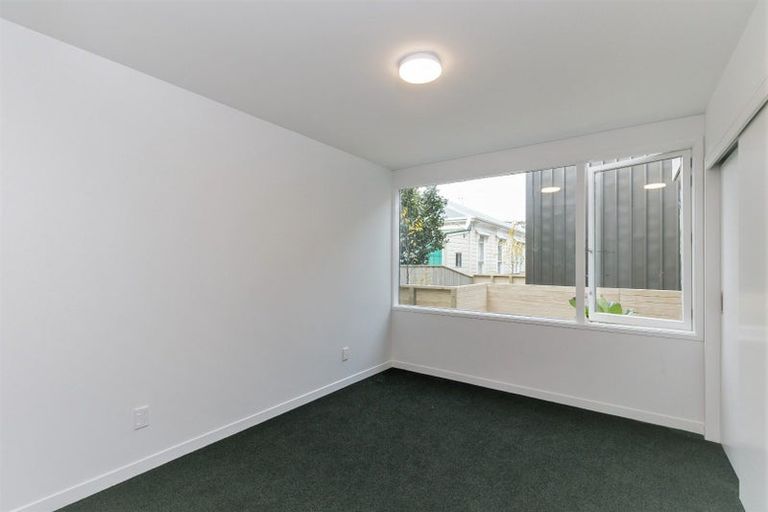 Photo of property in 74u7 Derwent Street, Island Bay, Wellington, 6023