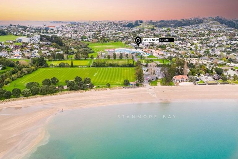 Photo of property in 1 Pae Moana Place, Stanmore Bay, Whangaparaoa, 0932