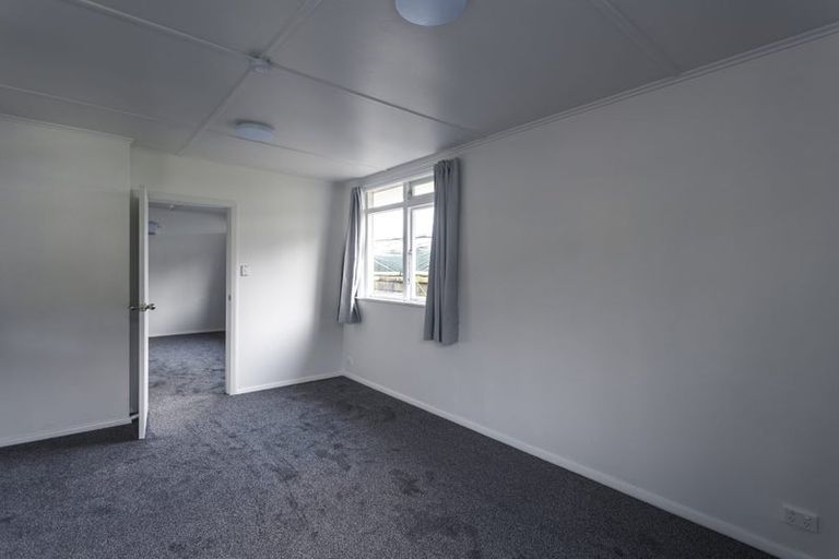 Photo of property in 30-32 Delaney Drive, Stokes Valley, Lower Hutt, 5019