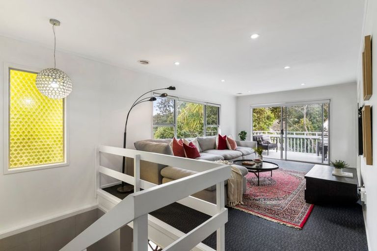 Photo of property in 1/21 Woodcote Drive, Glenfield, Auckland, 0629