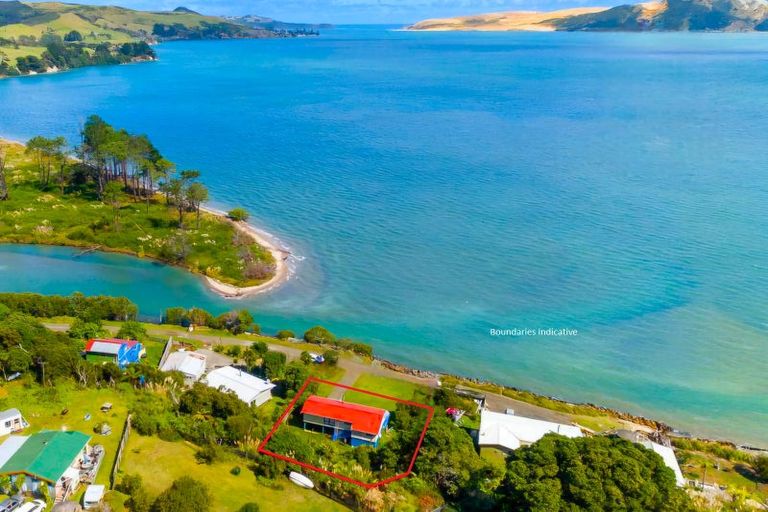 Photo of property in 24 Koutu Beach Road, Opononi, Kaikohe, 0473