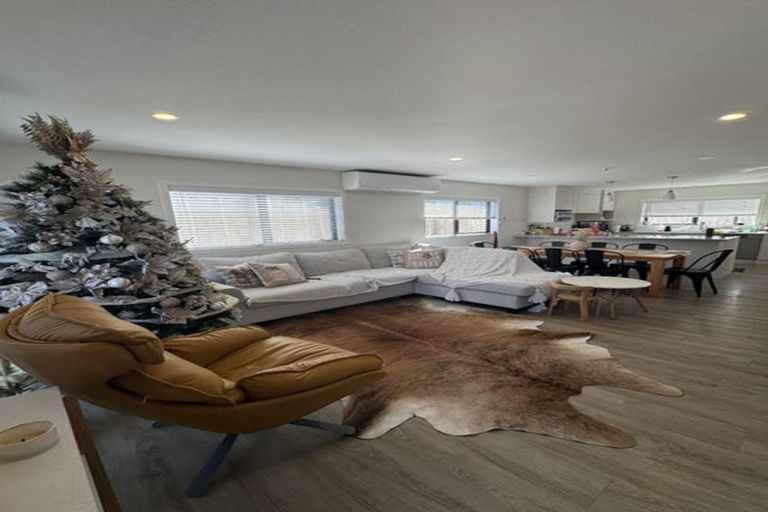 Photo of property in 79a Chilcott Road, Henderson, Auckland, 0612