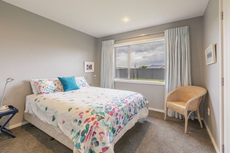 Photo of property in 24 Dee Street, Otane, 4202