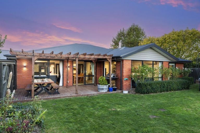Photo of property in 8 Walter Place, Kirwee, Darfield, 7571