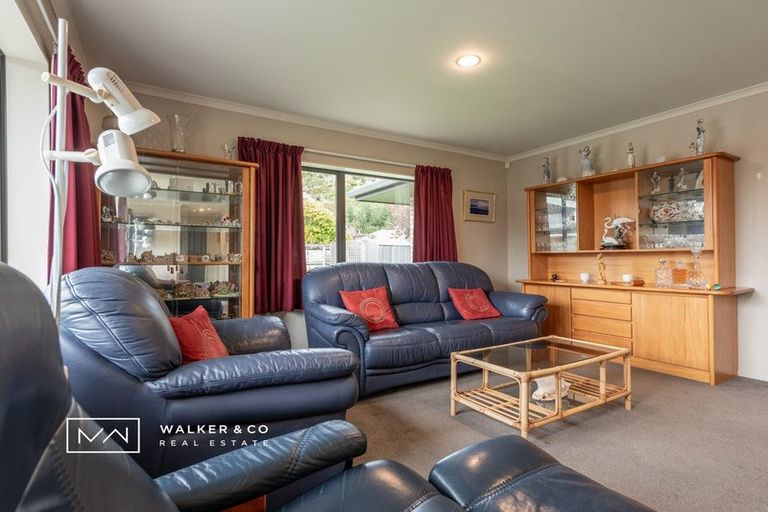 Photo of property in 2 Evergreen Crescent, Trentham, Upper Hutt, 5018
