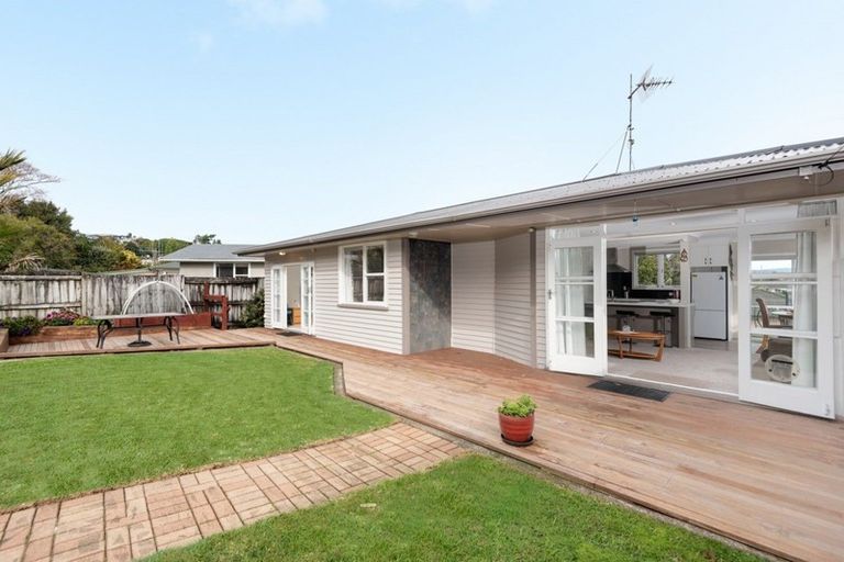 Photo of property in 24 Carlton Street, Bellevue, Tauranga, 3110
