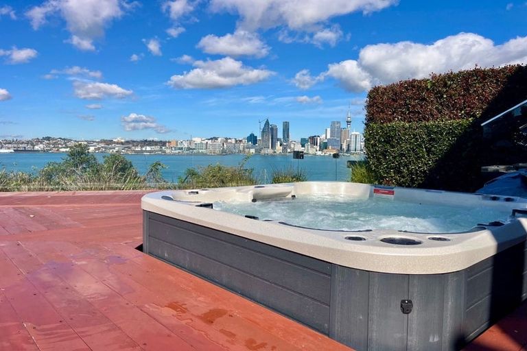 Photo of property in 55 Stanley Point Road, Stanley Point, Auckland, 0624