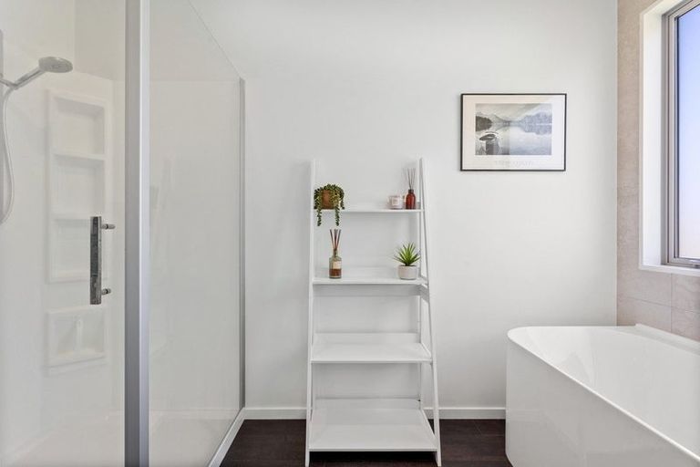 Photo of property in 2 Guyon Street, Marshland, Christchurch, 8083