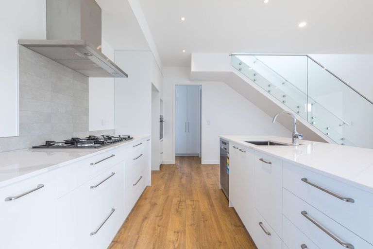 Photo of property in 9 Kumukumu Road, Long Bay, Auckland, 0630