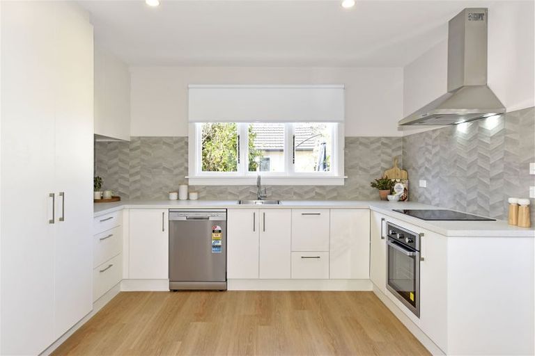 Photo of property in 111 Vagues Road, Northcote, Christchurch, 8052