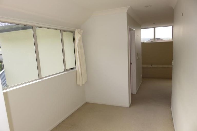Photo of property in 10 Chippenham Grove, Churton Park, Wellington, 6037