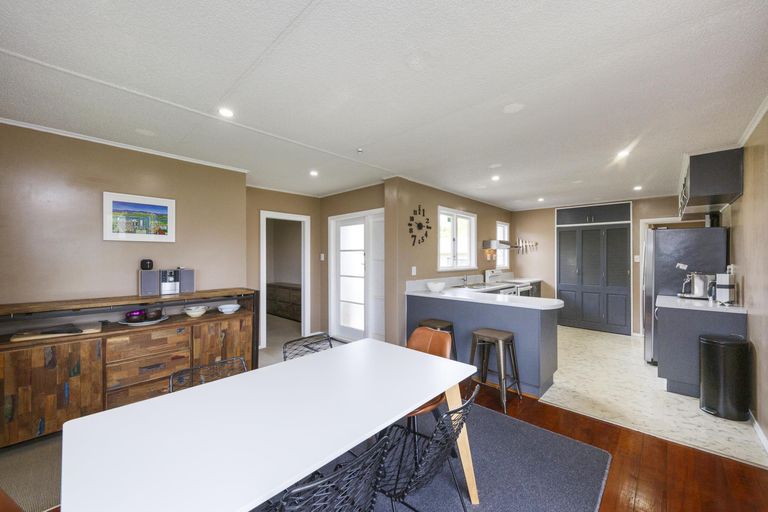 Photo of property in 24 Paisley Street, Mellons Bay, Auckland, 2014