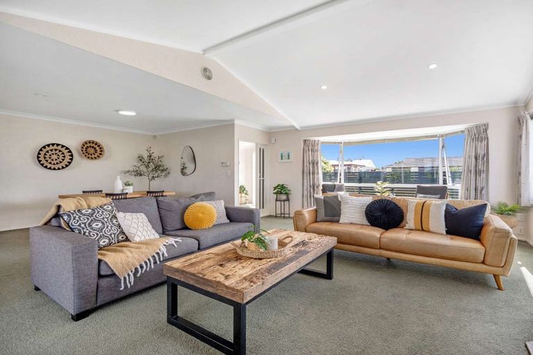 Photo of property in 25 Hillcrest Road, Otumoetai, Tauranga, 3110