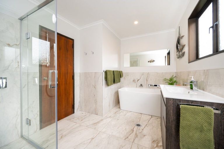 Photo of property in 32 Durham Drive, Havelock North, 4130