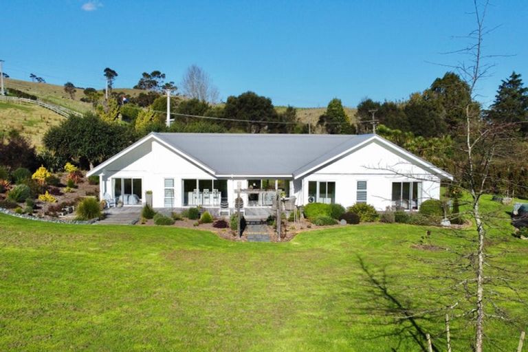 Photo of property in 728 Peak Road, Helensville, 0875