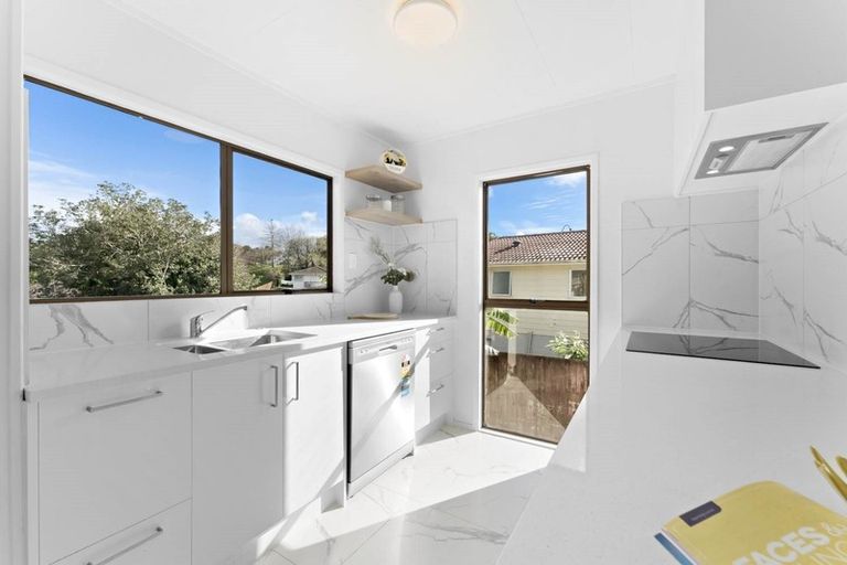 Photo of property in 34 Farwood Drive, Henderson, Auckland, 0612