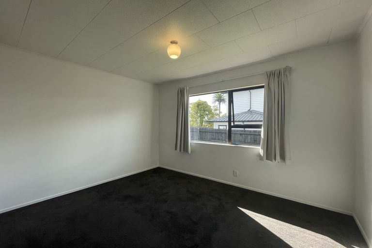 Photo of property in 94 Roberts Road, Te Atatu South, Auckland, 0610