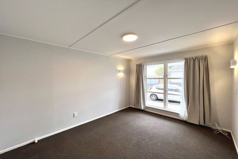 Photo of property in 11a Oswald Crescent, Paparangi, Wellington, 6037