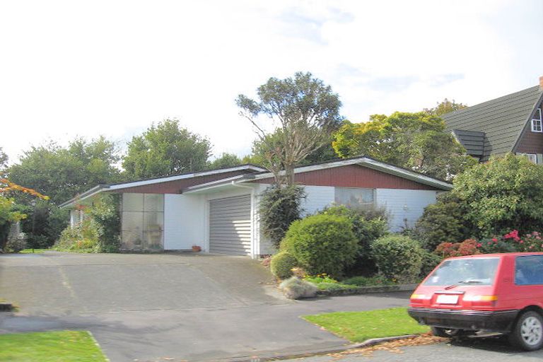 Photo of property in 14 Guinness Crescent, Ilam, Christchurch, 8041