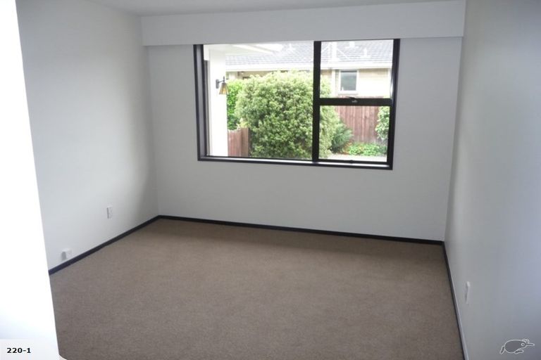 Photo of property in 35 Chipping Lane, Redwood, Christchurch, 8051