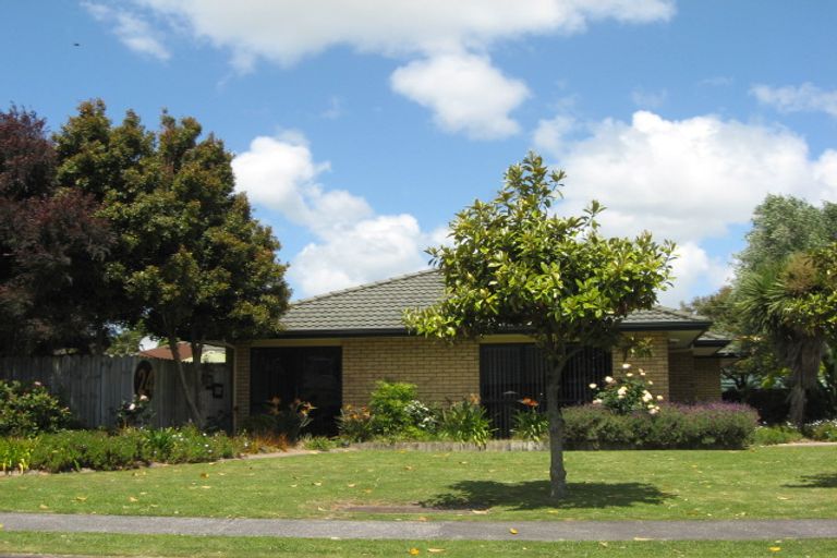 Photo of property in 24 Longford Park Drive, Takanini, 2112