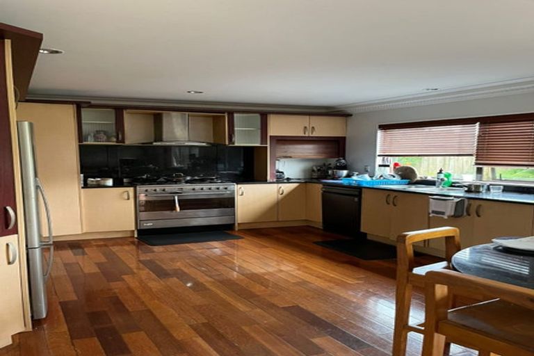 Photo of property in 11 Rosses Place, Pinehill, Auckland, 0632