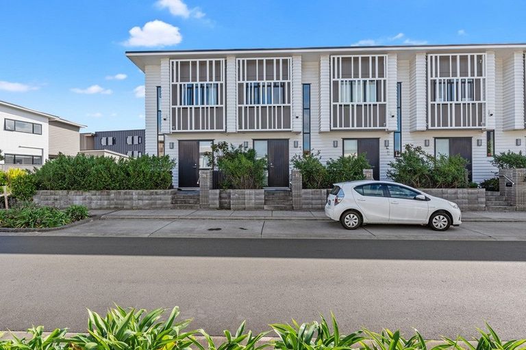 Photo of property in 27 Kanuka Road, Hobsonville, Auckland, 0616