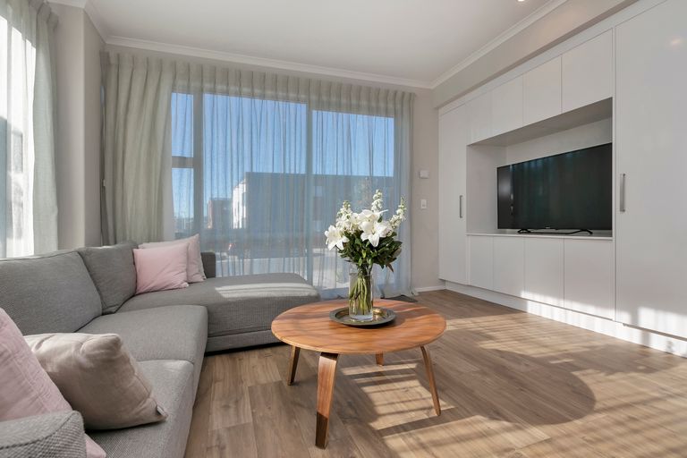 Photo of property in 30 Oioi Road, Hobsonville, Auckland, 0616