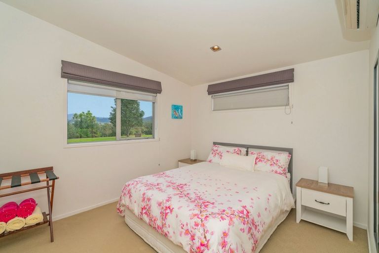 Photo of property in 8 Hei Esplanade, Whitianga, 3510