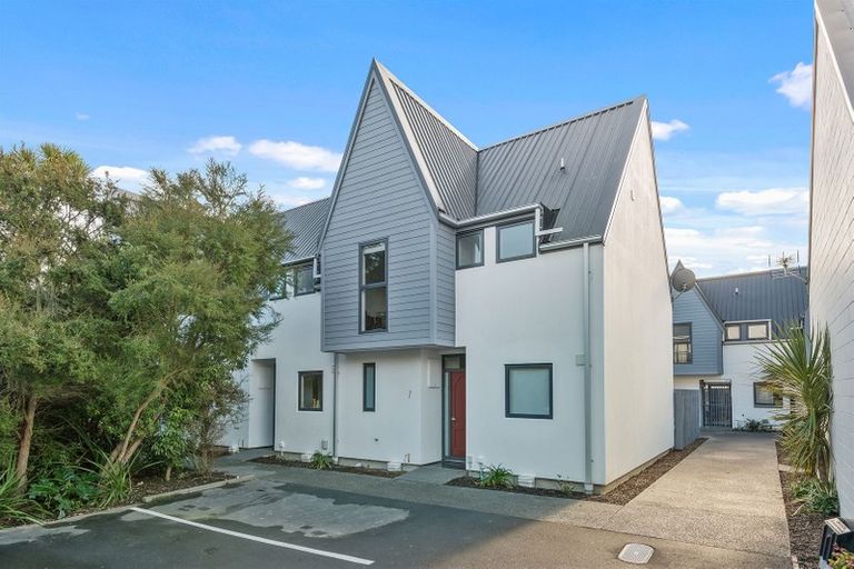 Photo of property in Cornwall Gardens, 8/27 Cornwall Street, St Albans, Christchurch, 8014