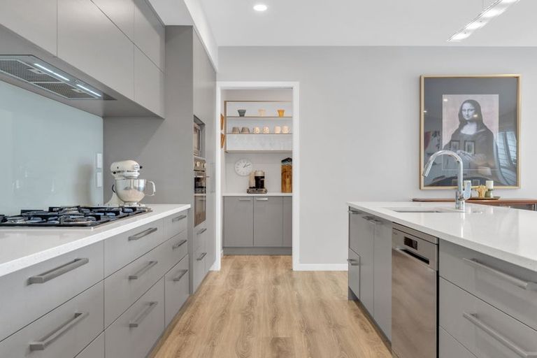 Photo of property in 14 Aporo Drive, Kumeu, 0810
