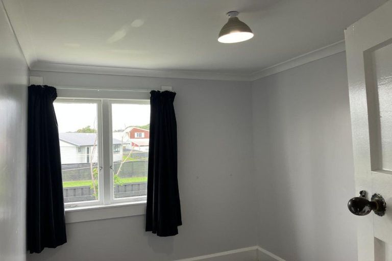 Photo of property in 160 Cornfoot Street, Castlecliff, Whanganui, 4501