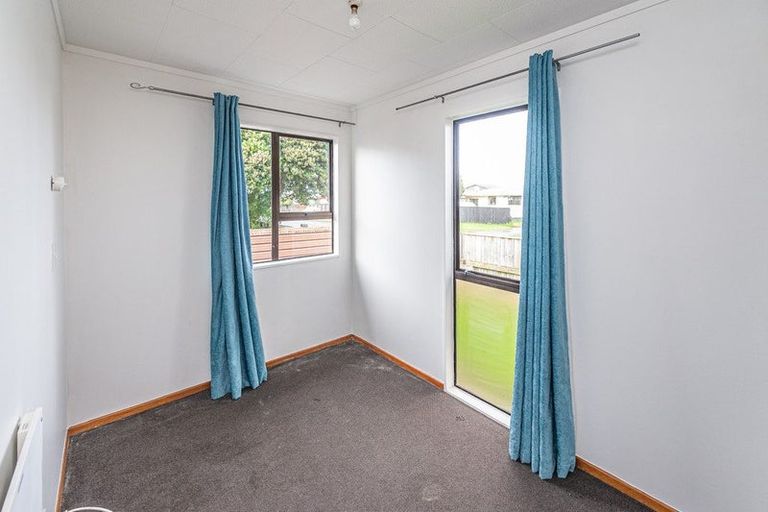 Photo of property in 19 Tongariro Street, Castlecliff, Whanganui, 4501