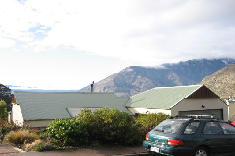 Photo of property in 14 Golden Terrace, Queenstown, 9300
