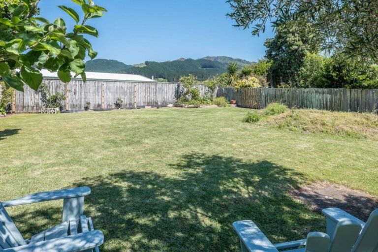 Photo of property in 6 Horomona Road, Paekakariki, 5034